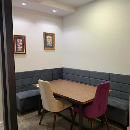 Luxury דירה